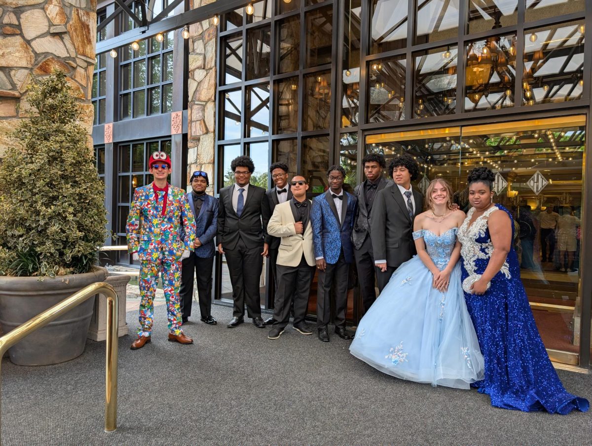 AMHS Seniors Make Memories at Prom 2026